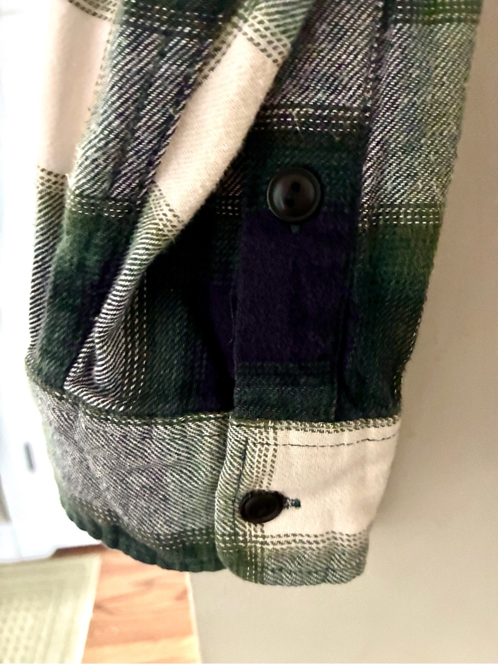 GAP Men's Green, Navy and White Plaid Flannel Shirt, Large - Picture 6 of 7